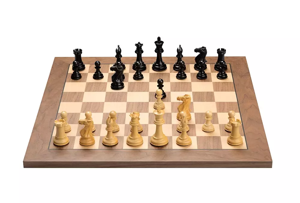 Szachownica elektroniczna DGT USB, orzech/klon + figury Ebony